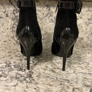 Black suede Tod’s booties size 35.5